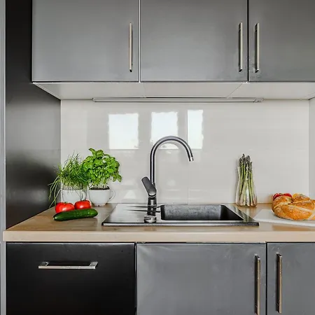 Ostrobramska - Praga Poludnie * Varsó