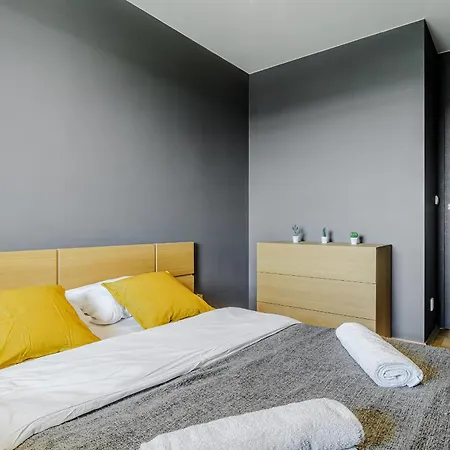 Apartment Ostrobramska - Praga Poludnie *